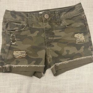Mudd Girls Olive Camouflage shorts
